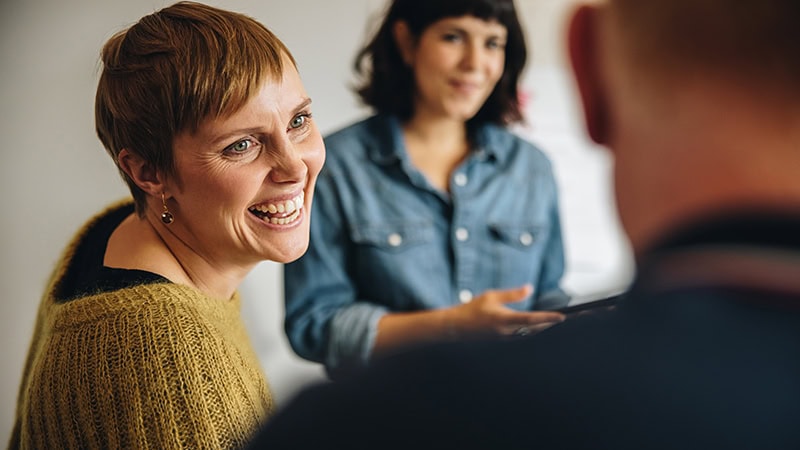Medarbejdere løfter arbejdsglæden og trivslen med en udbytterig workshop.